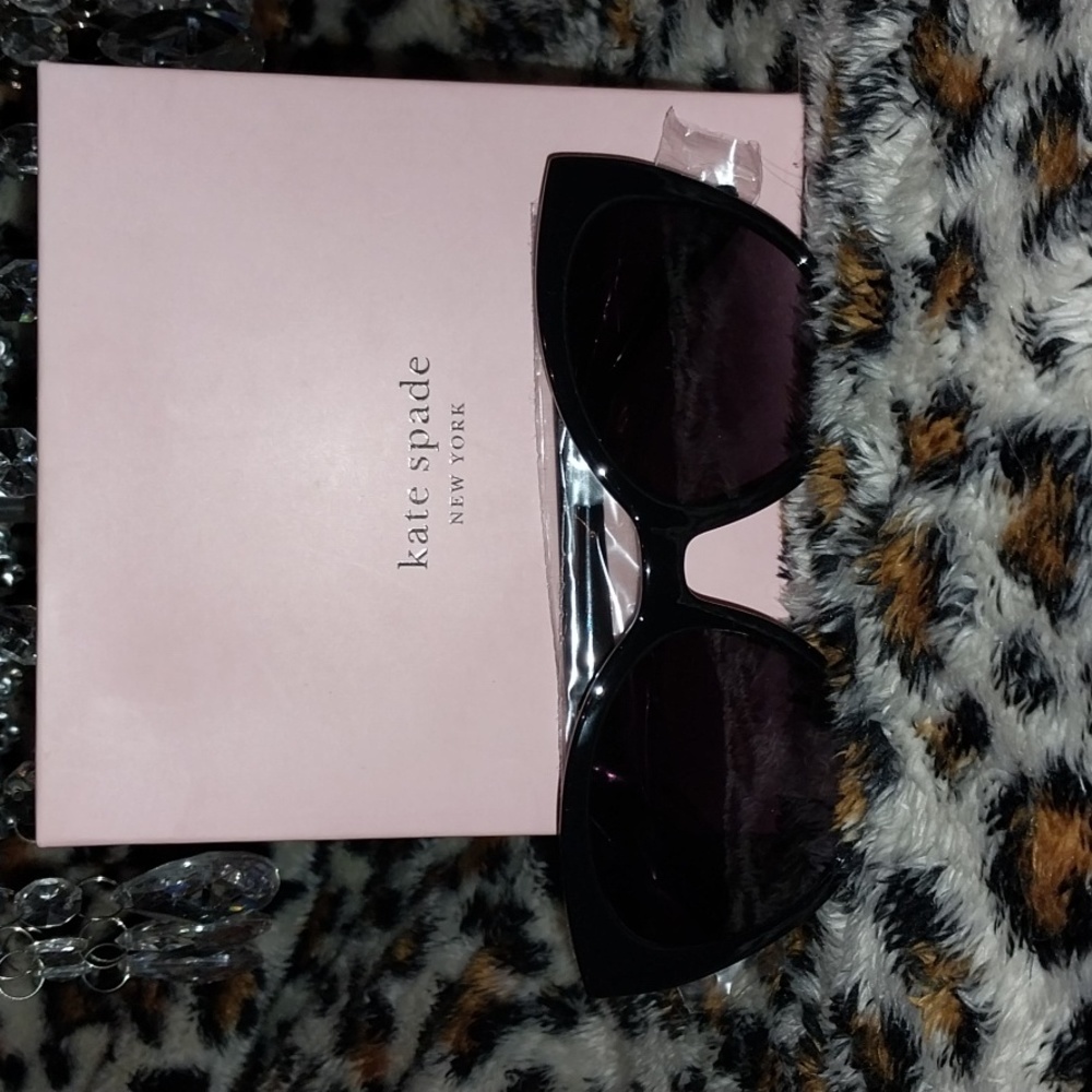 NWT🆕️Kate spade ♠️ "Samantha" sunglasses 👓